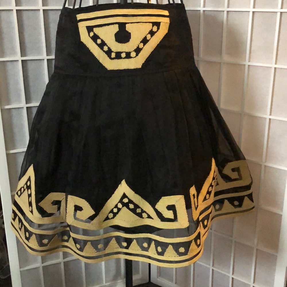 Diane von Furstenberg  Silk Embroidered/Sheer Skirt sz 6